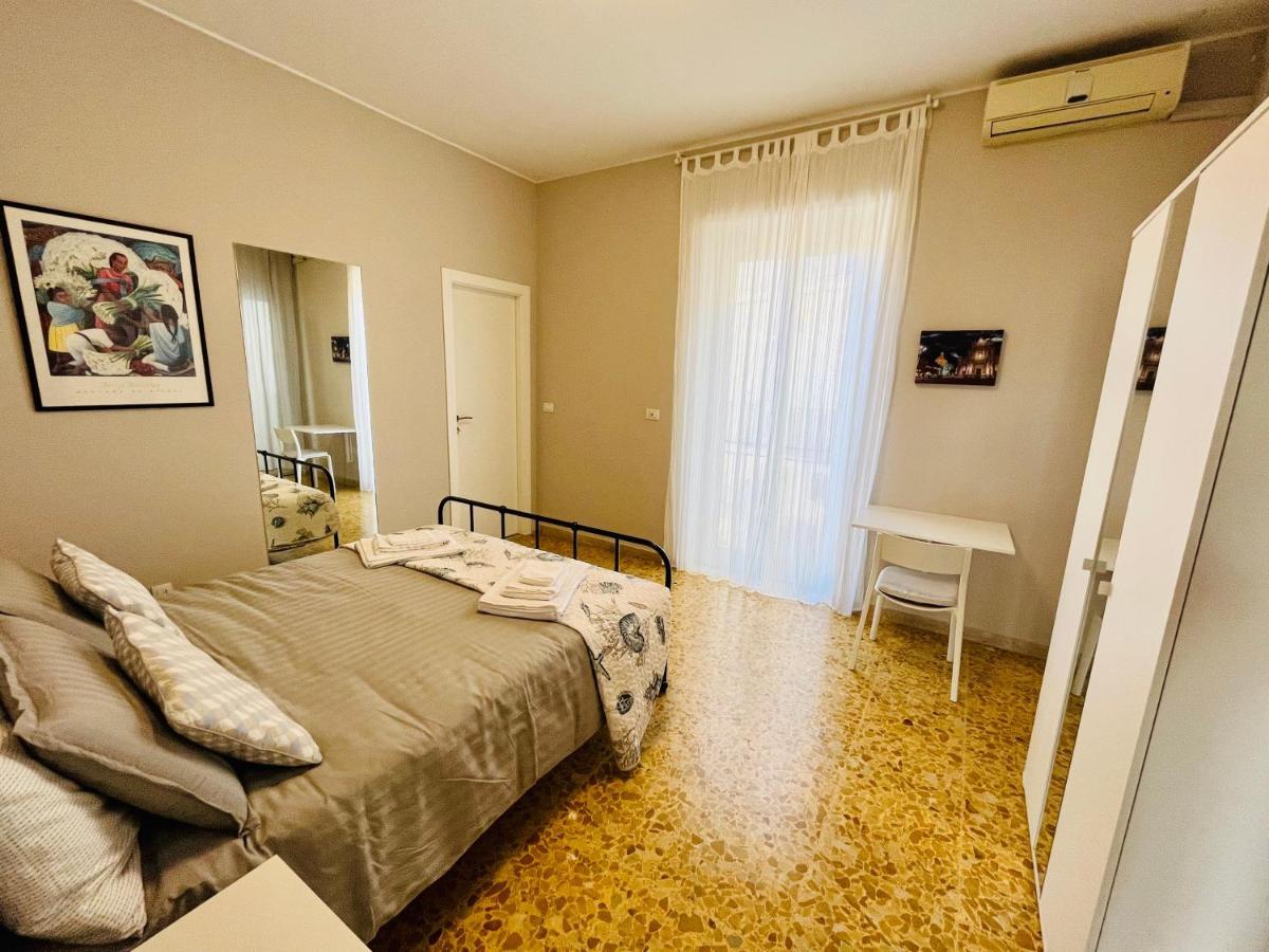 La Terrazza Di Sant'Agata Appartement Catánia Buitenkant foto